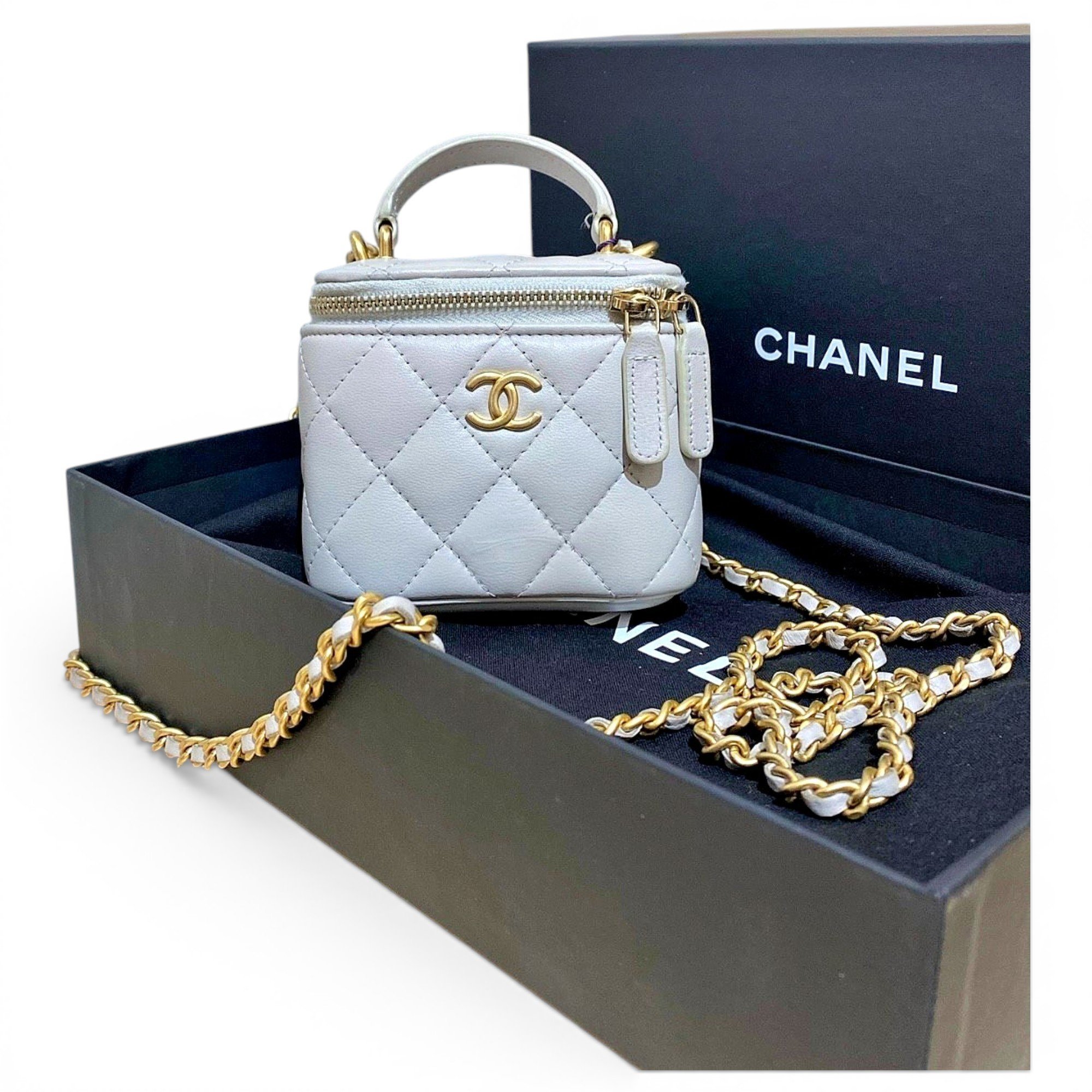Trendy CC Vanity leather mini bag