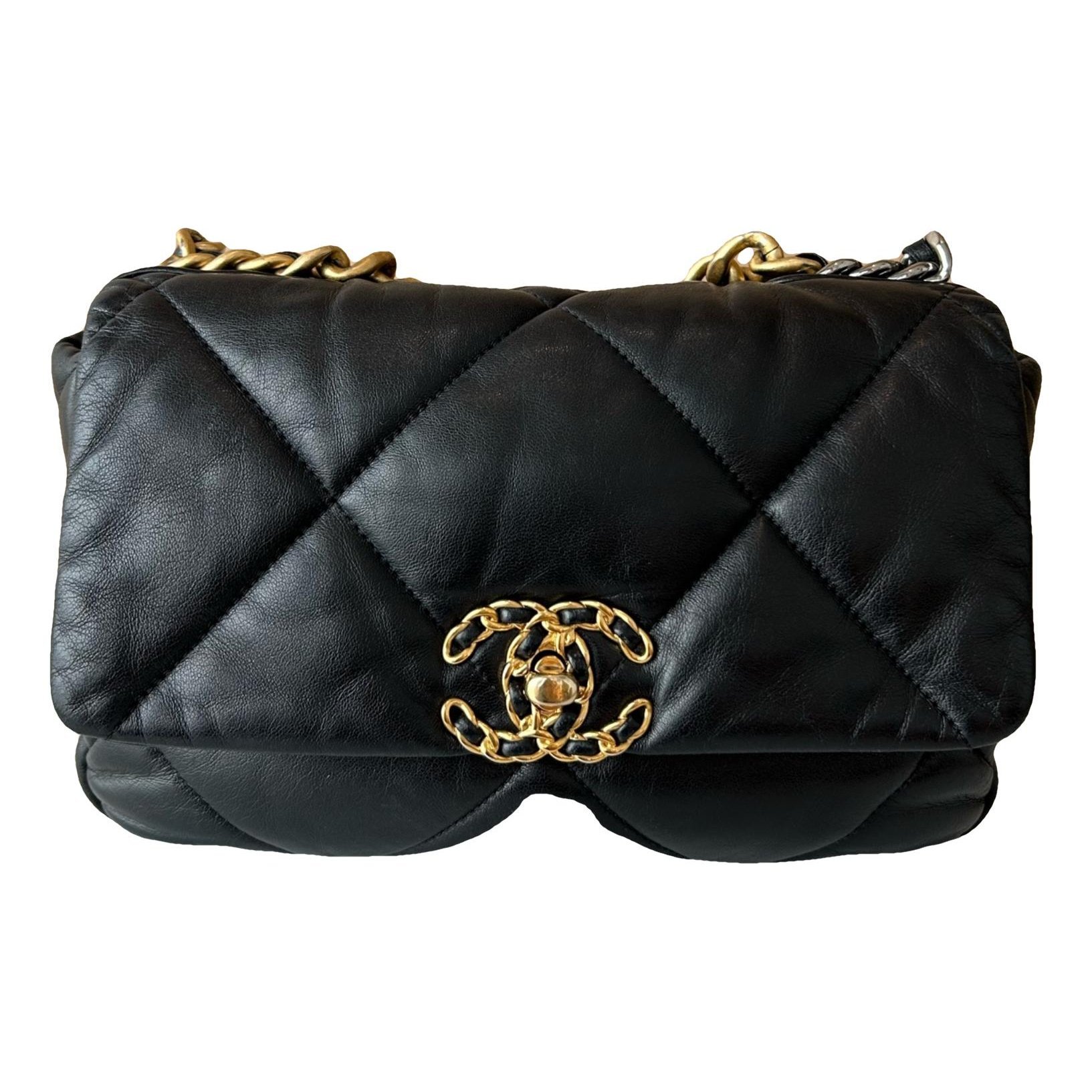 Chanel 19 leather handbag