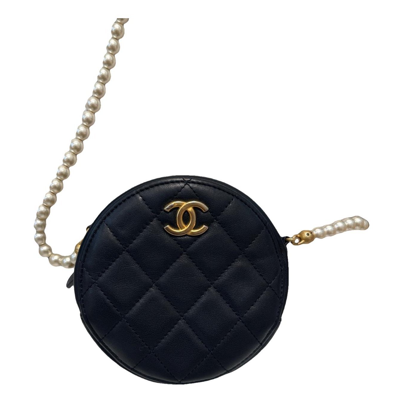 Chanel 19 leather handbag