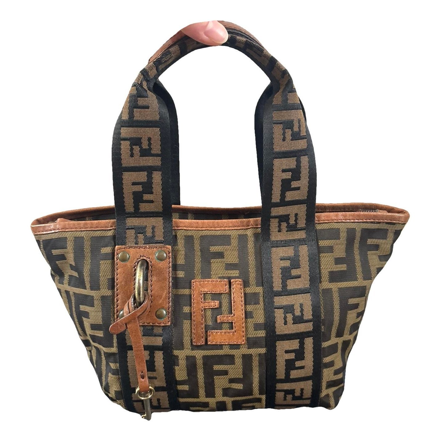 Runaway Shopping cloth tote