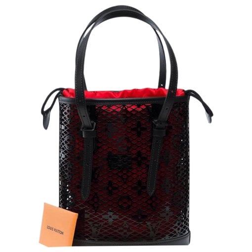 Bucket leather handbag