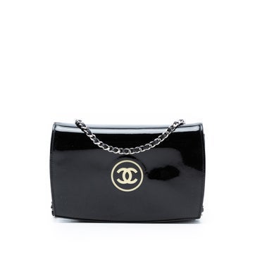 Patent Leather CC Patent Wallet On Chain