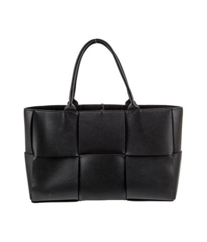 Bottega Veneta Veneta Intrecciato Arco Medium
