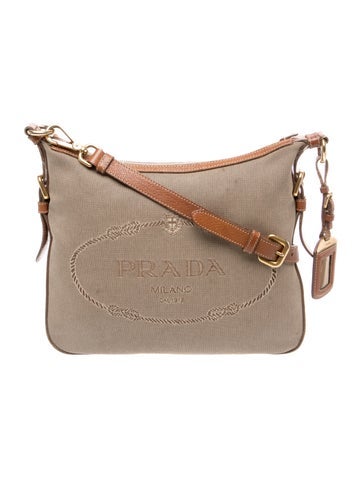 Signature Shoulder Bag