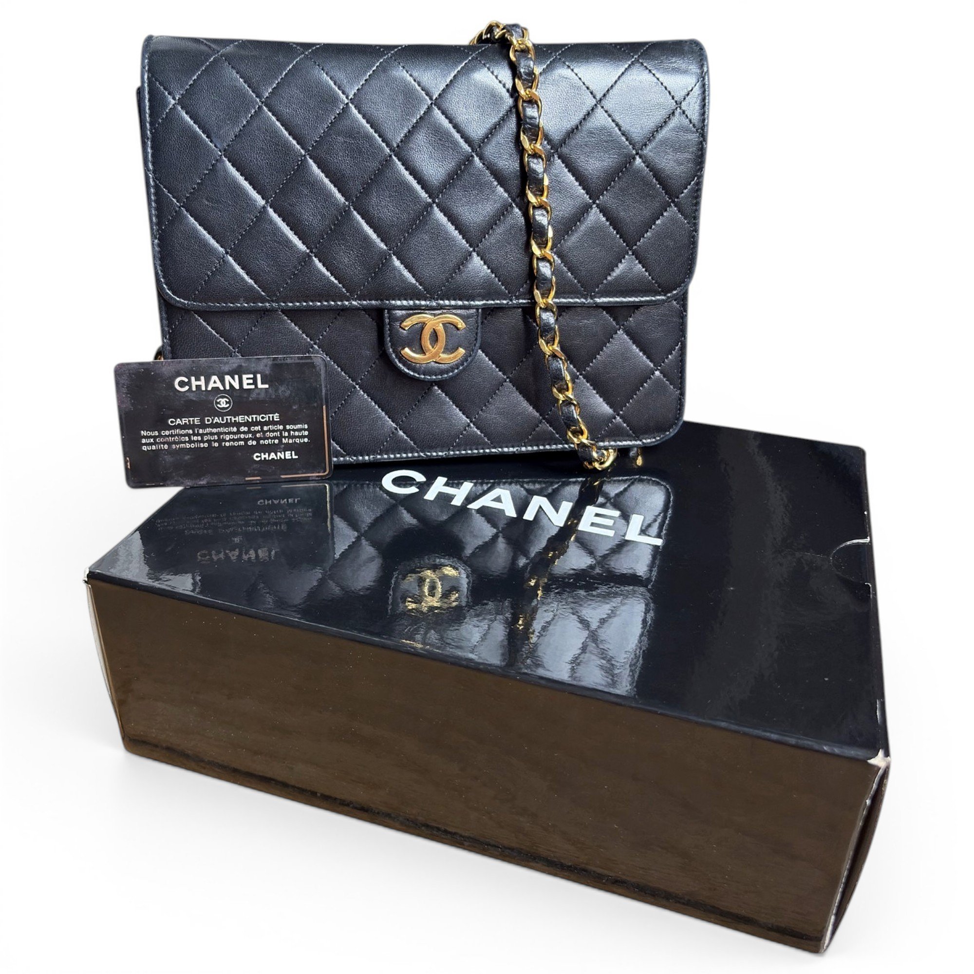 Timeless/Classique patent leather handbag