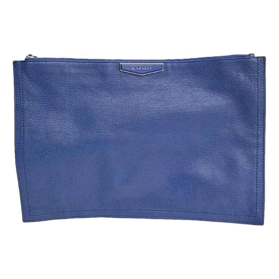 Antigona leather clutch bag