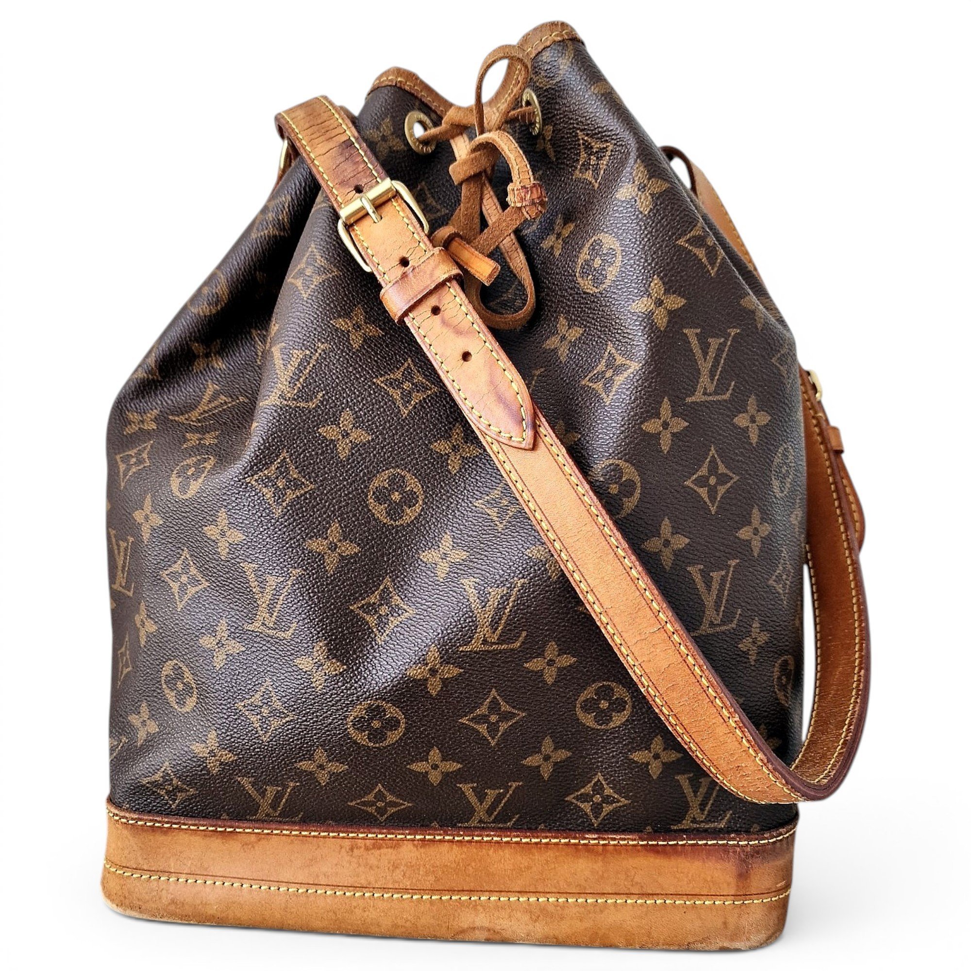 Noé leather handbag