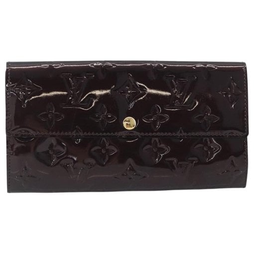 Patent leather clutch bag