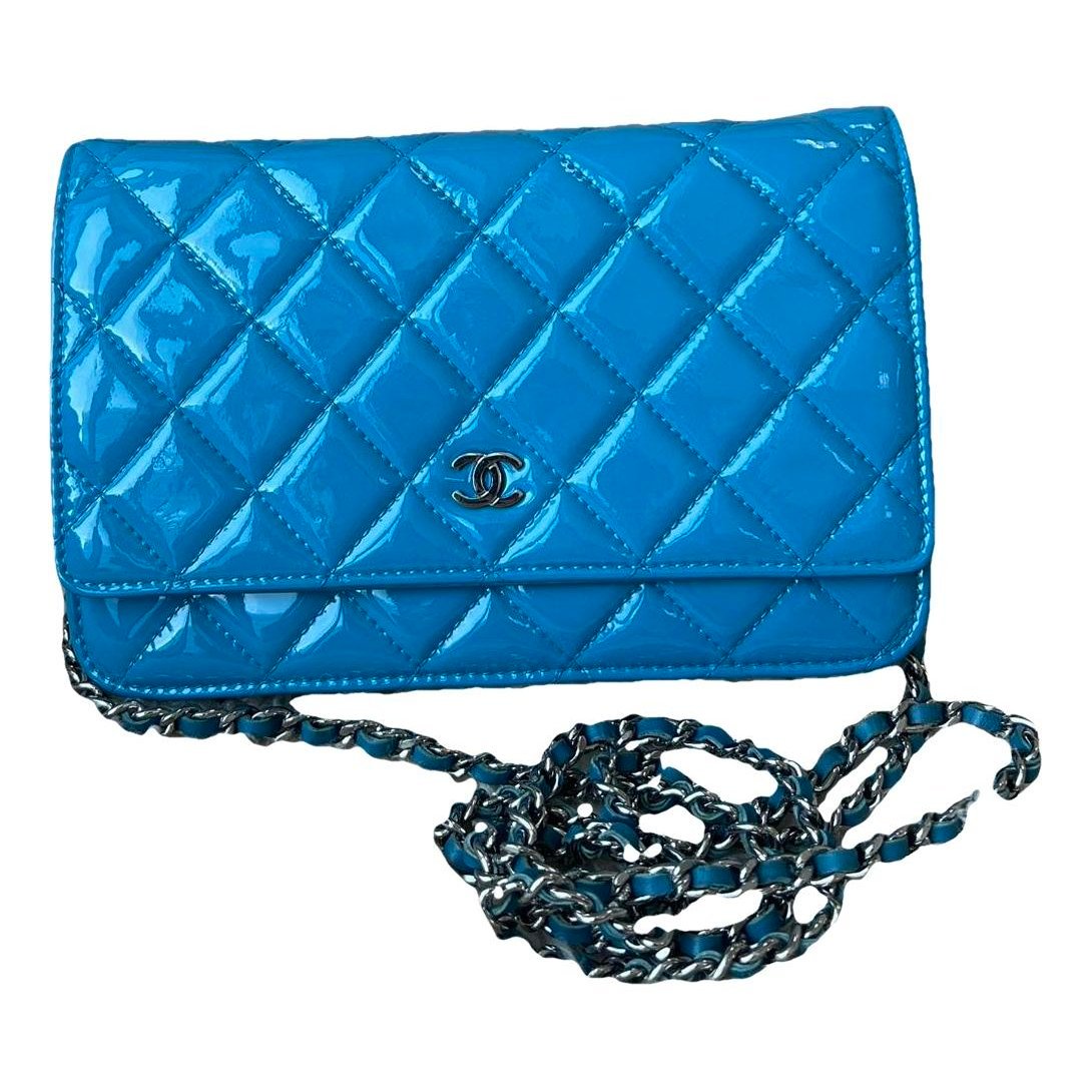Wallet On Chain Gabrielle patent leather crossbody bag