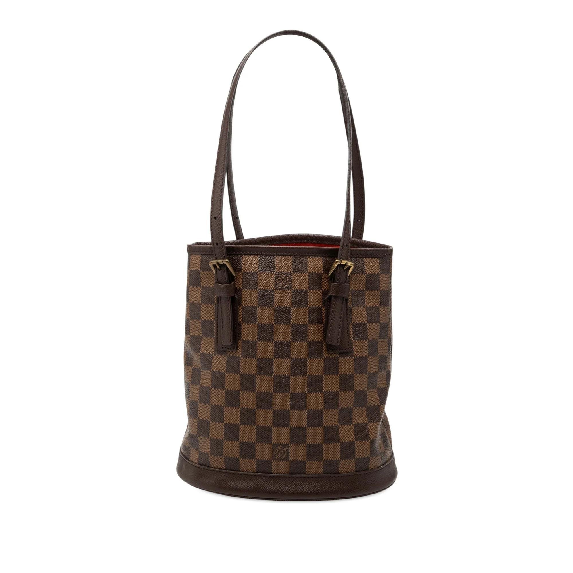 Bucket leather tote