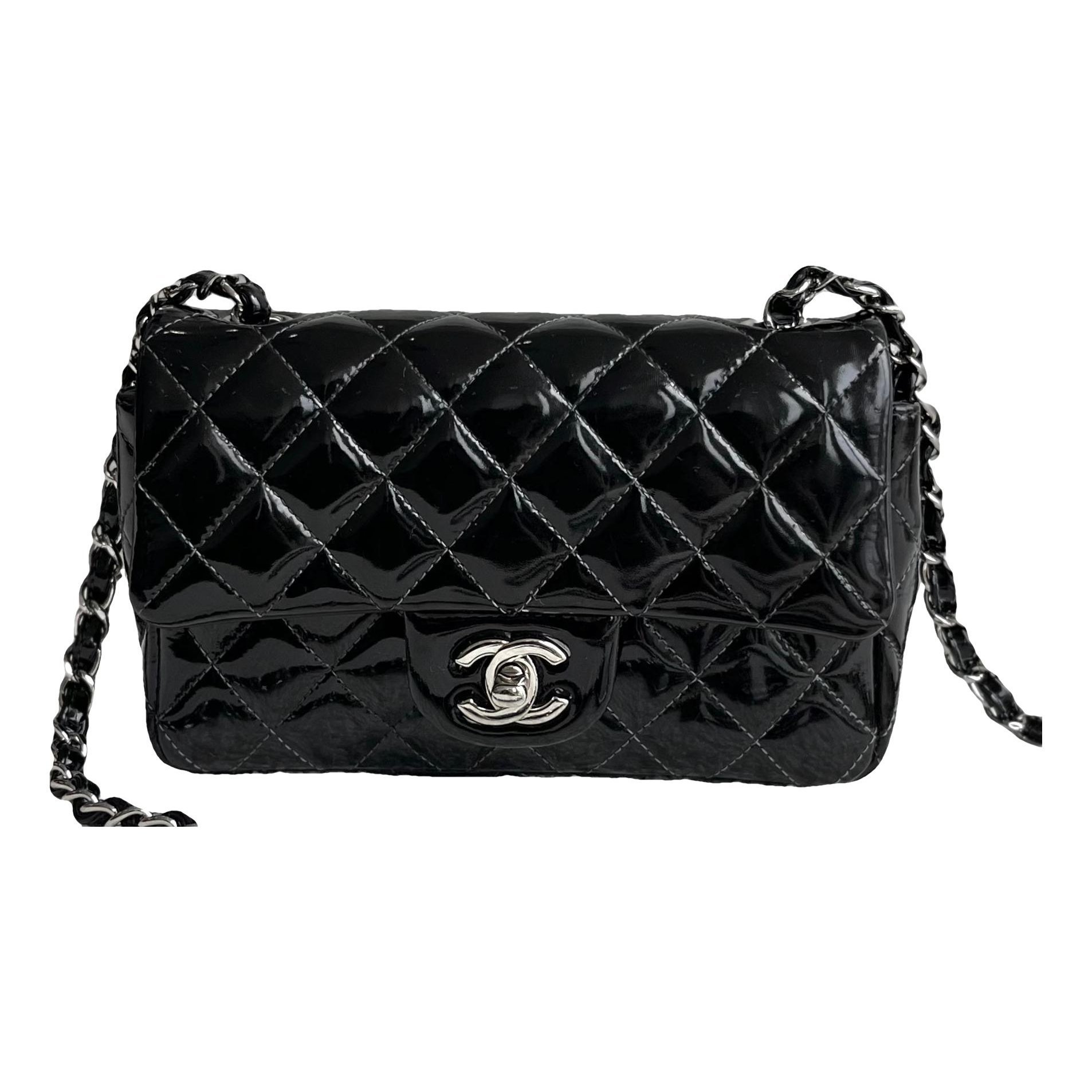 Timeless/Classique patent leather crossbody bag
