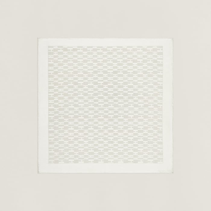 Blanc Façonnee Grand H Pocket Square 45