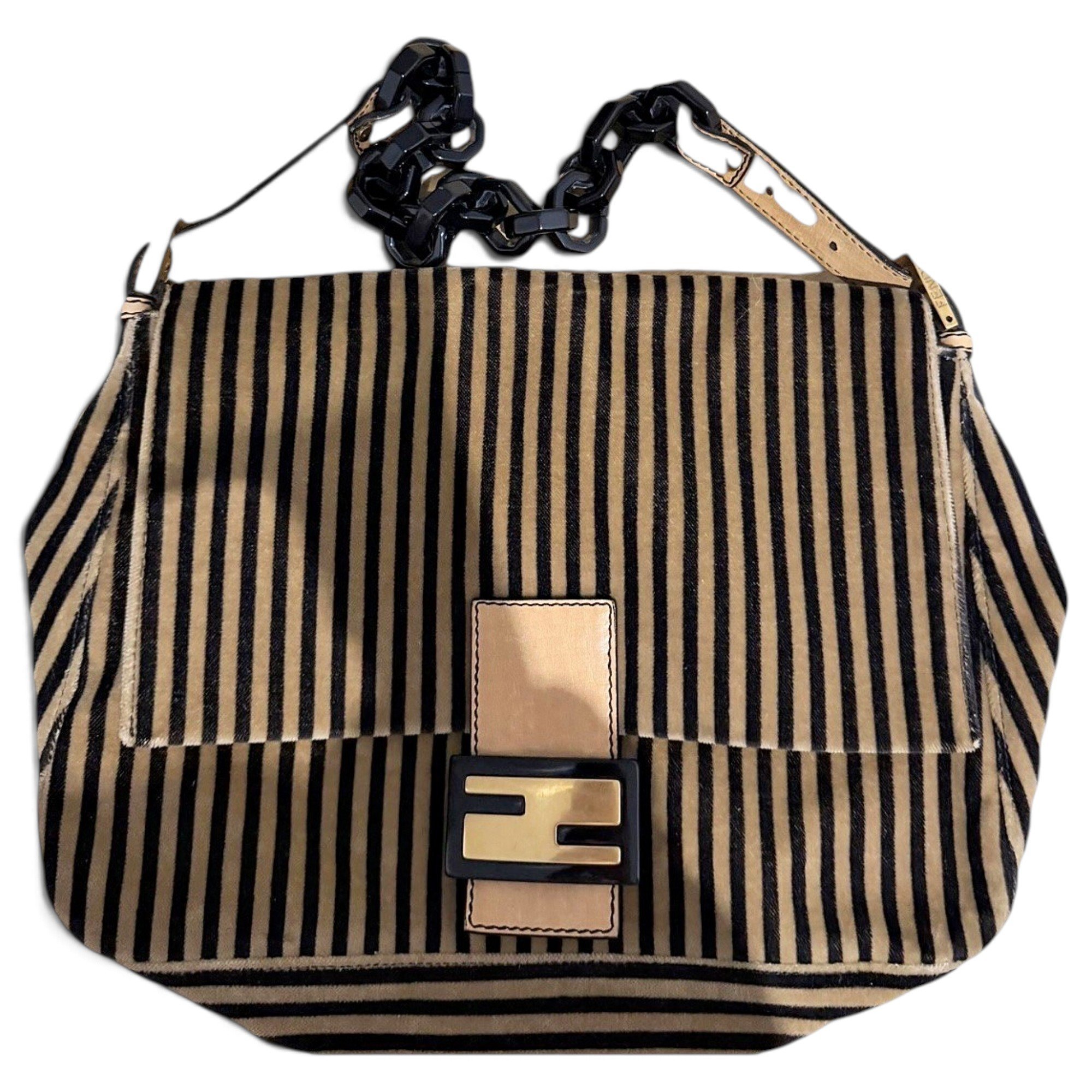 Baguette velvet handbag