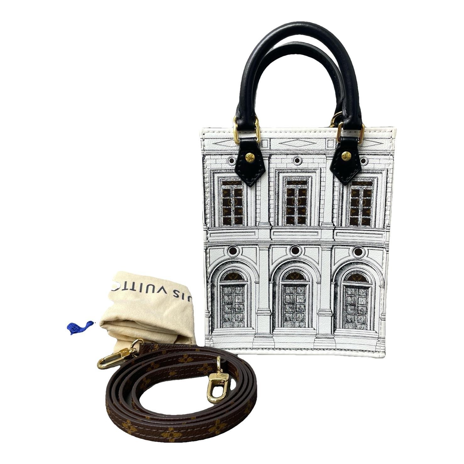 Plat leather handbag