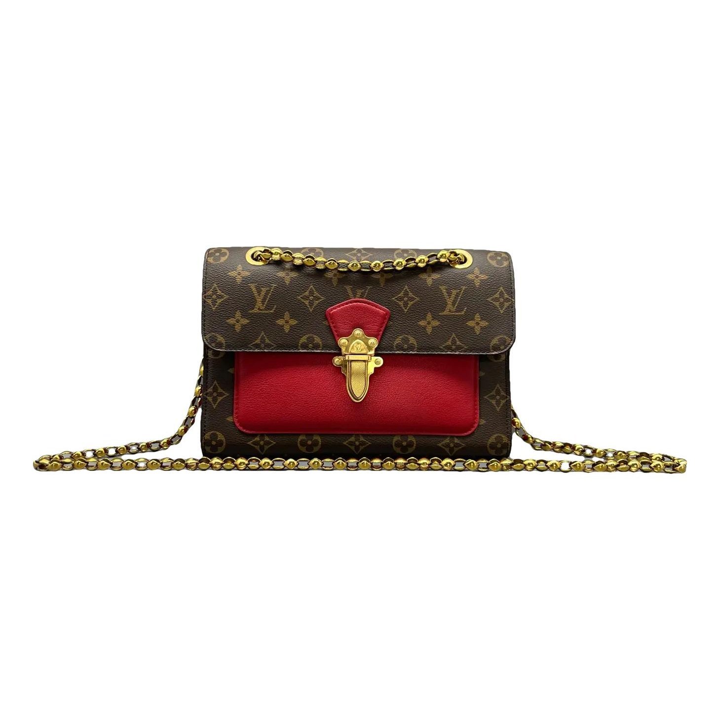 Victoire leather crossbody bag