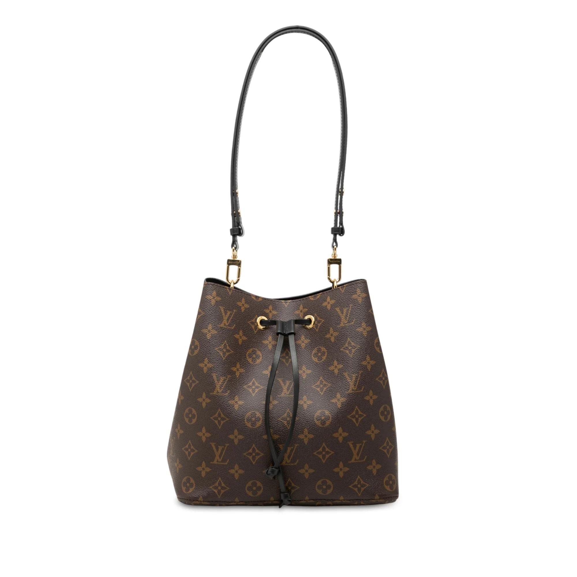 Bucket leather tote