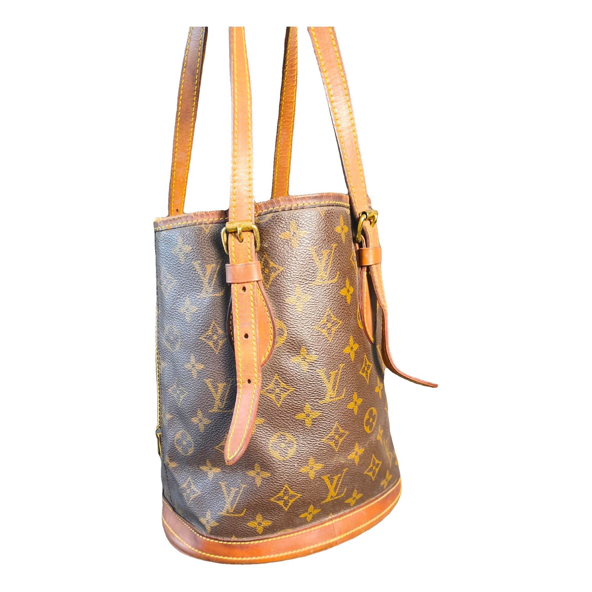 Bucket leather handbag