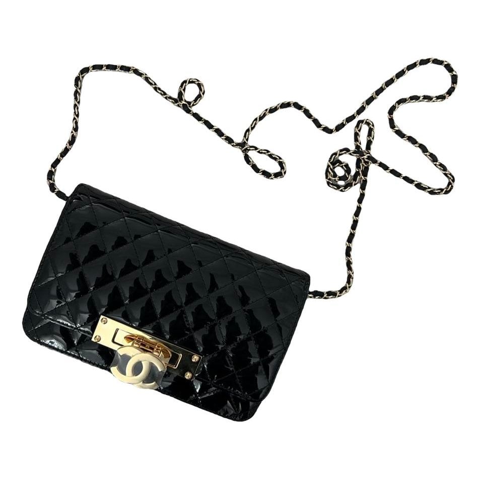 Wallet On Chain patent leather crossbody bag