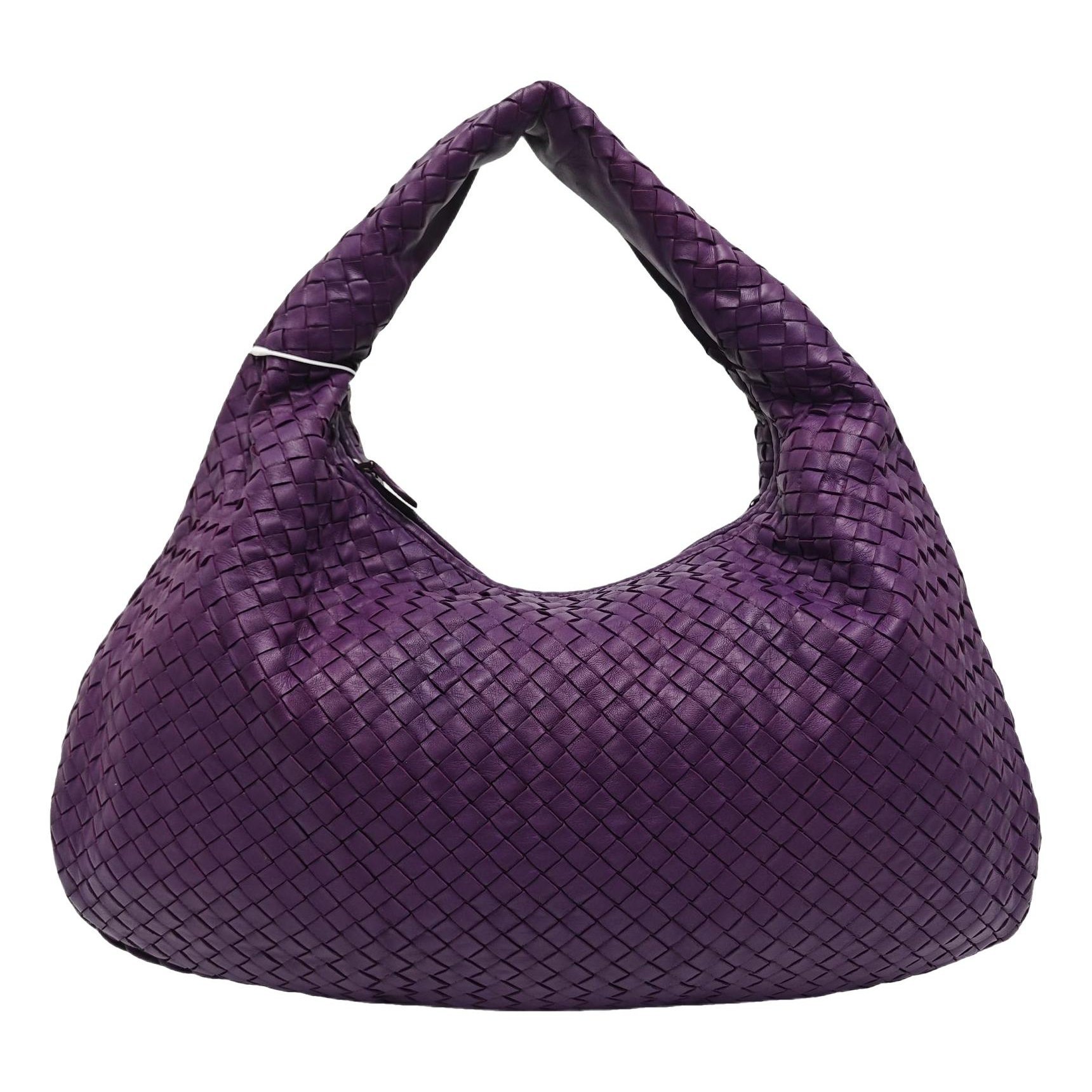 Veneta leather handbag