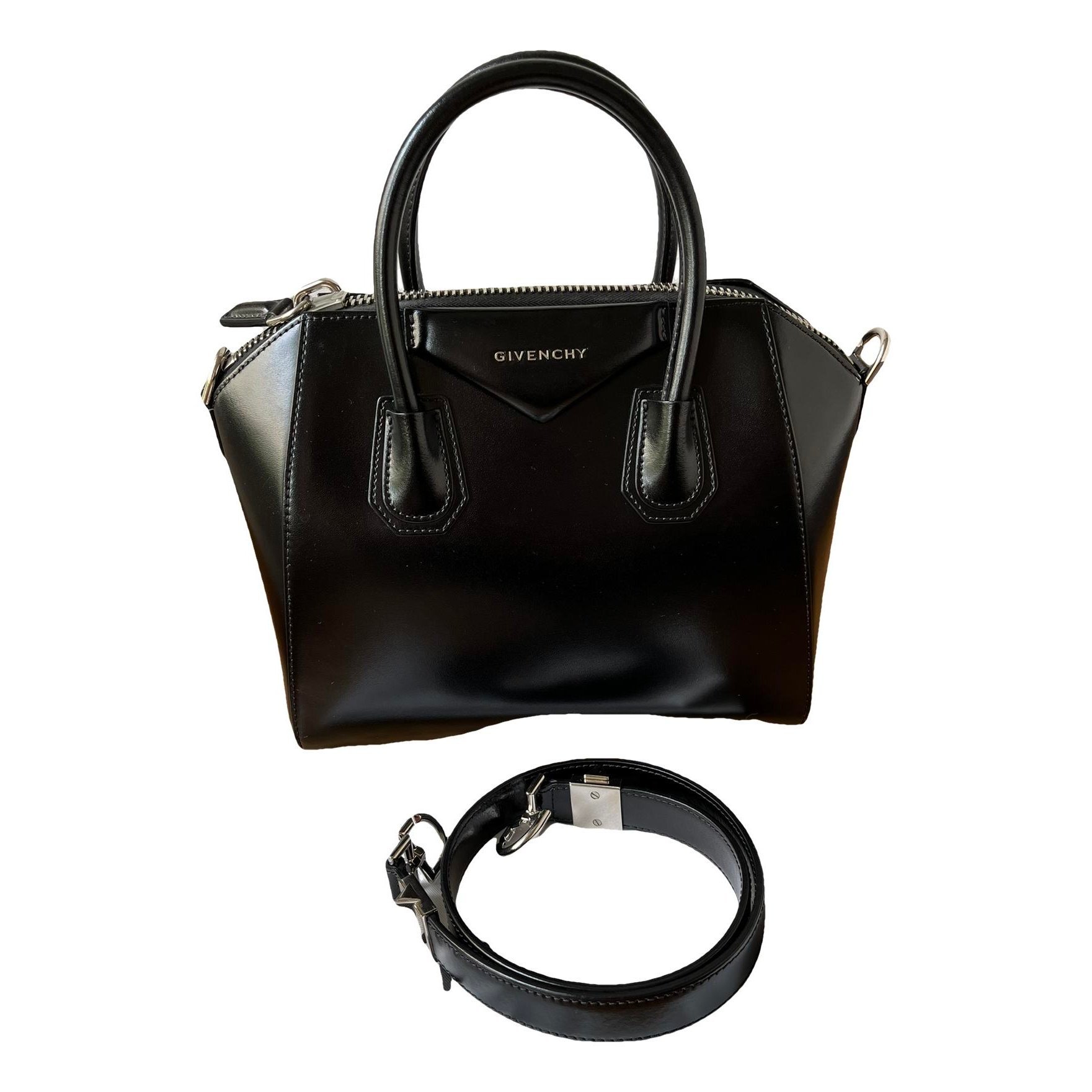Antigona leather handbag