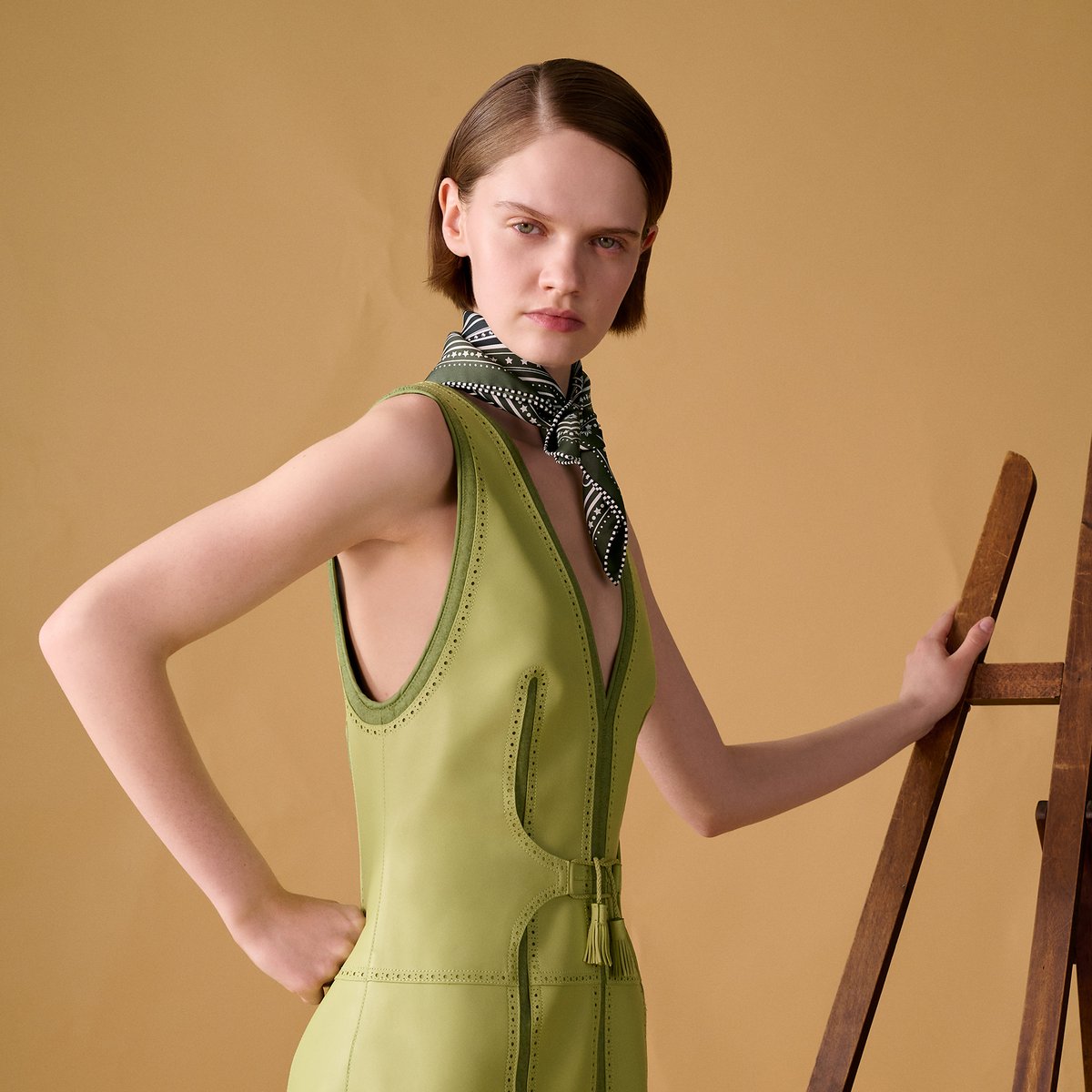 Hermès Grand Tralala bandana 55 Kaki Foncé/Noir/Blanc | BagUSeek