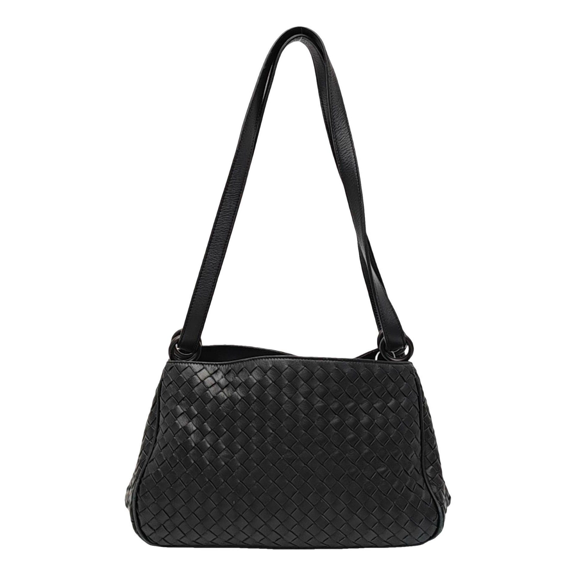 Bulb leather handbag