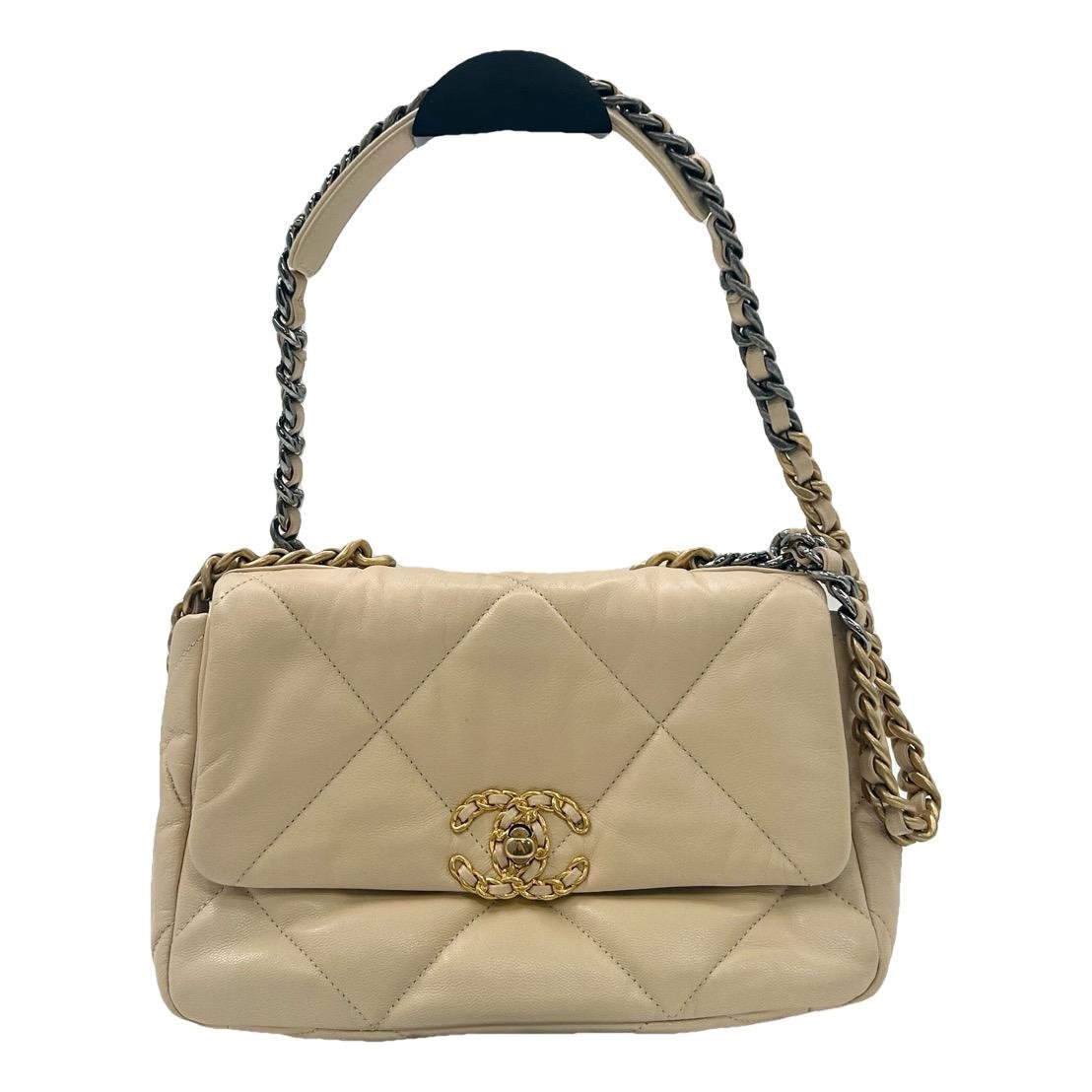 Chanel 19 leather handbag