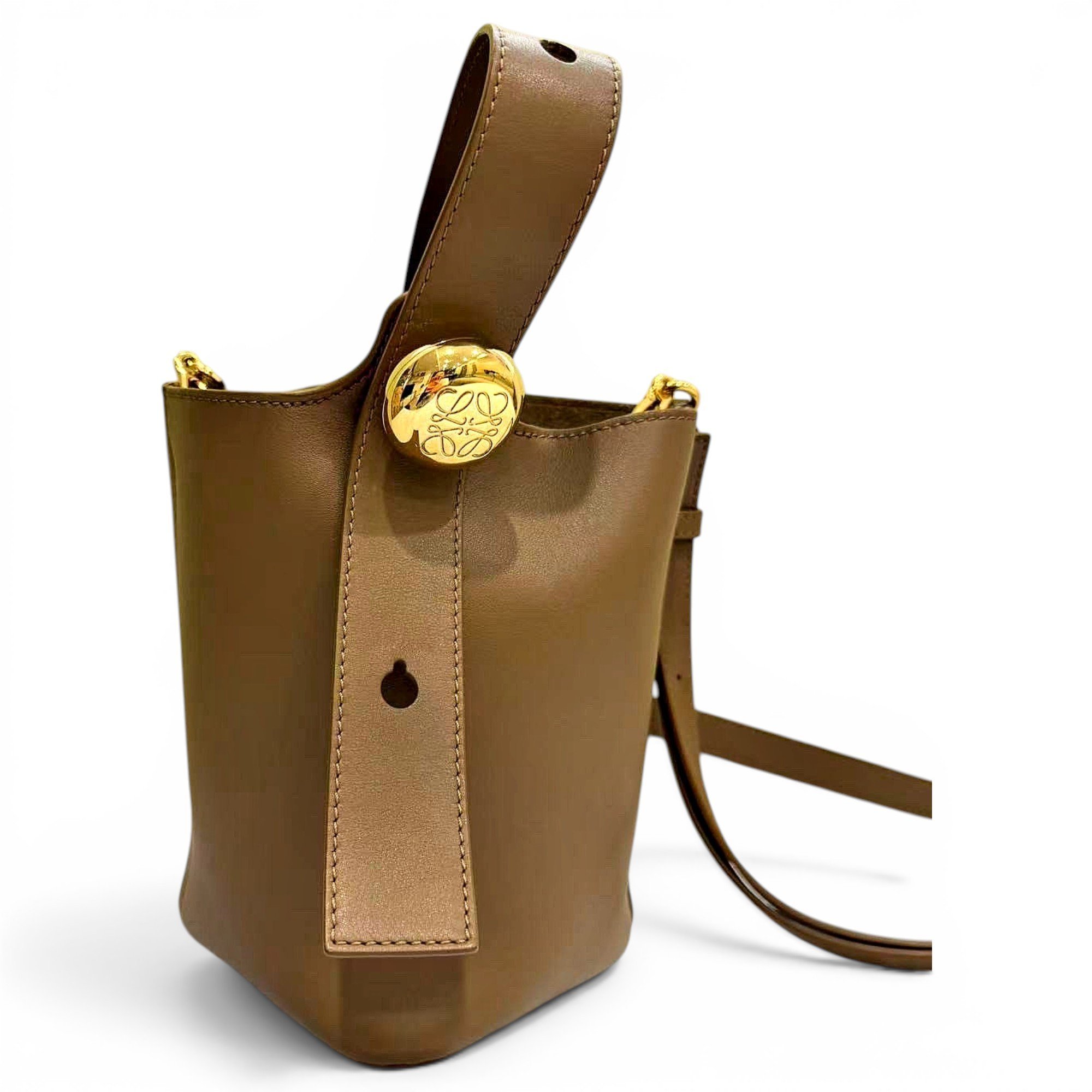 Pebble leather handbag