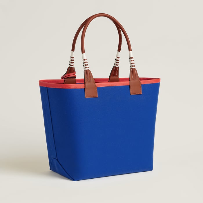 Steeple 28 Bag