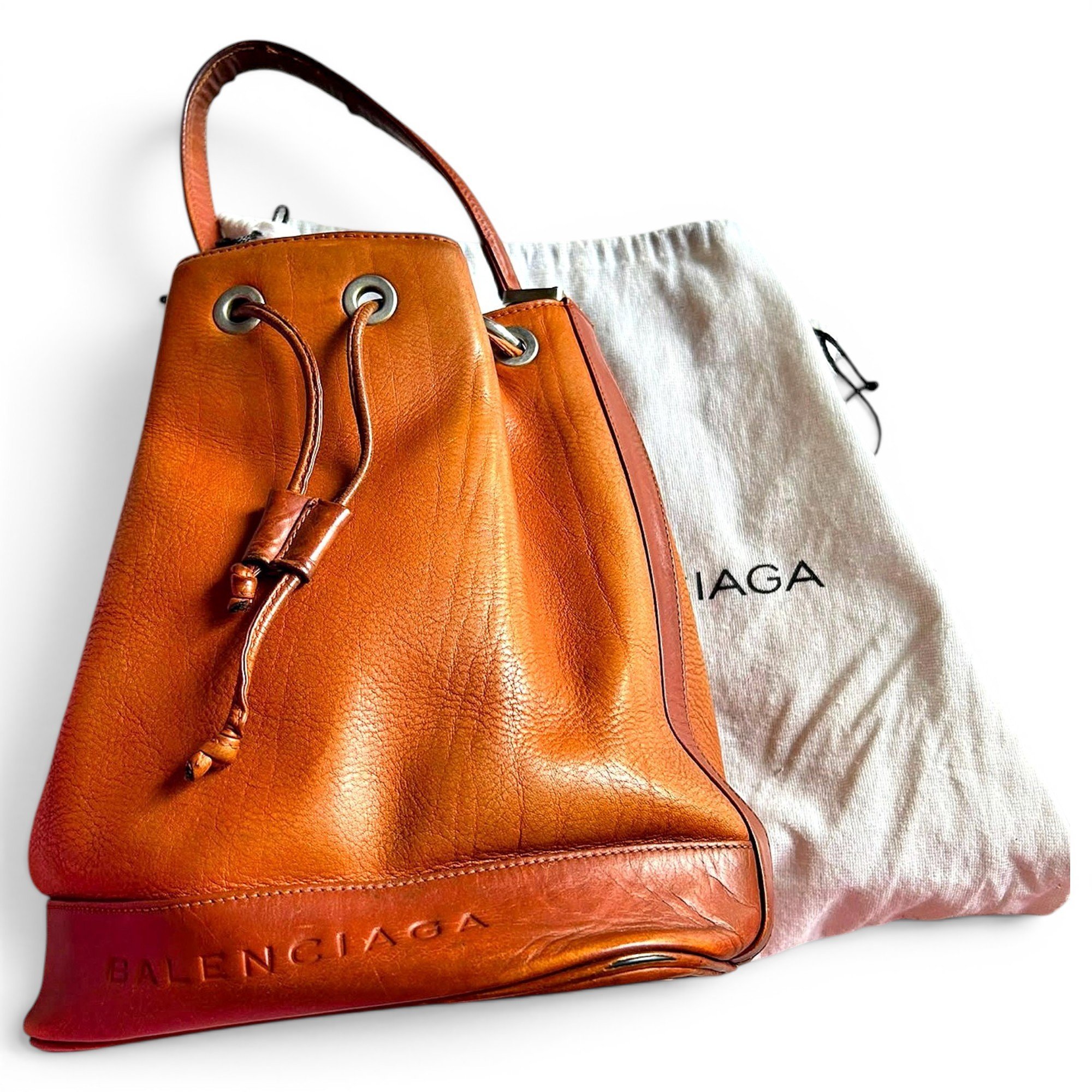 Leather handbag