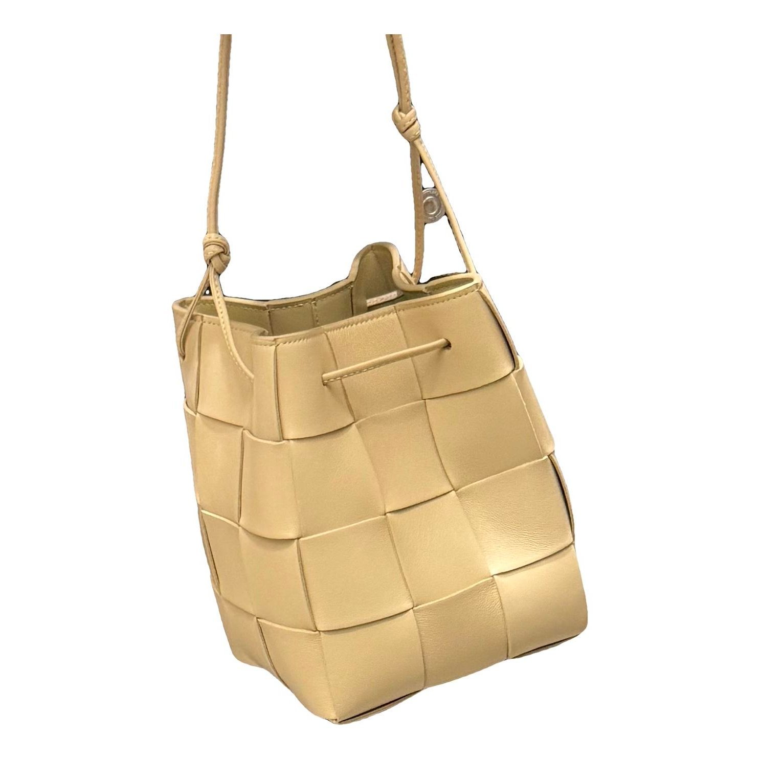 Cassette Bucket leather handbag