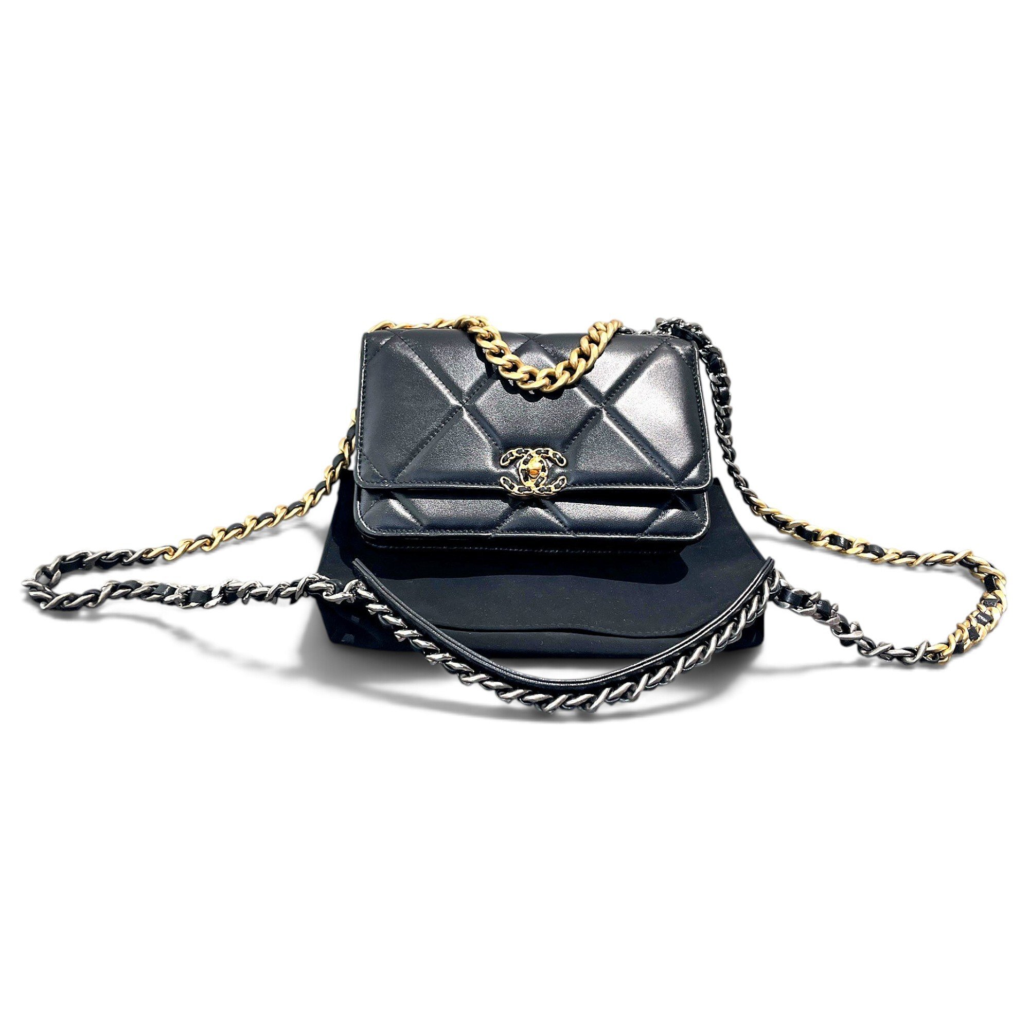 Chanel 19 leather handbag