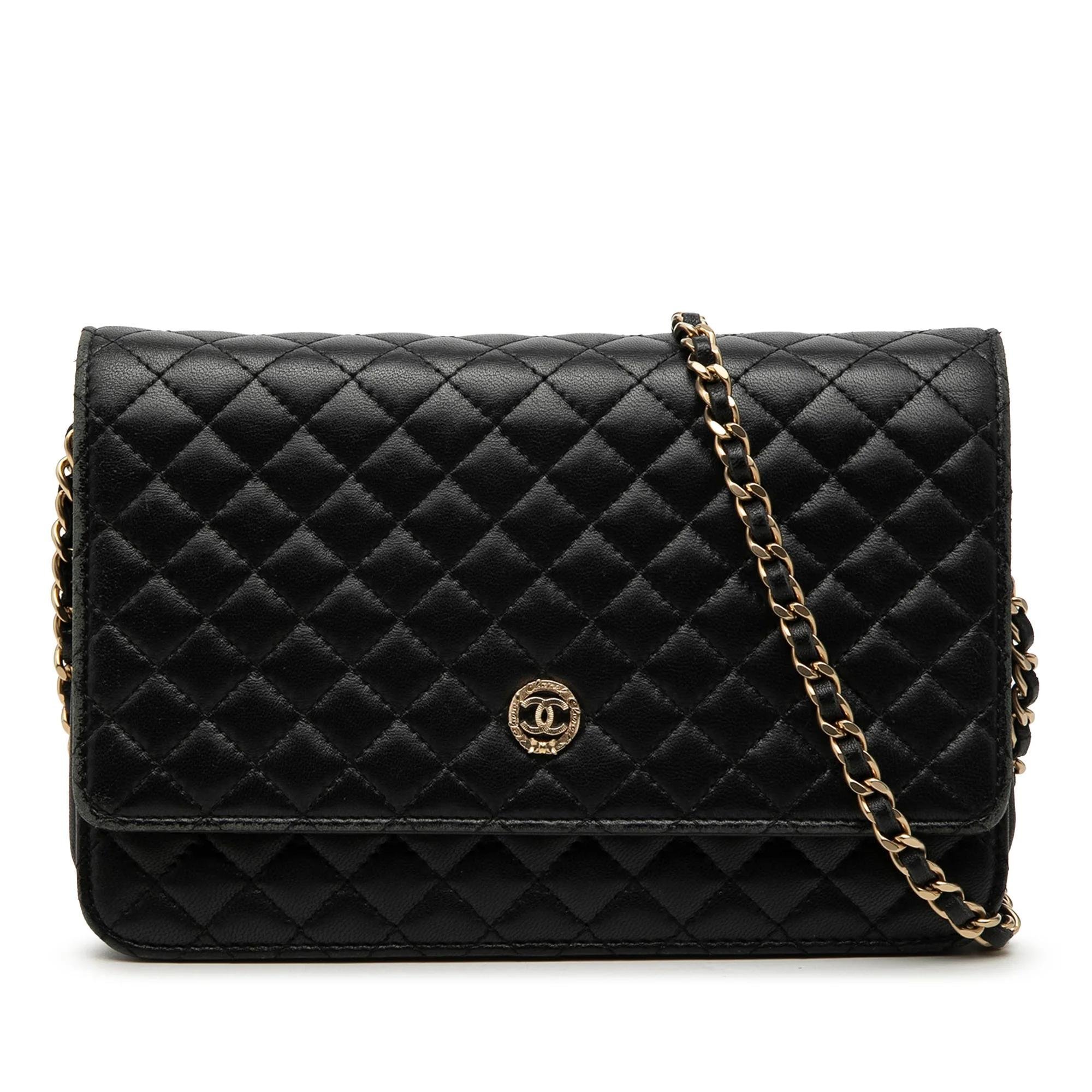 Wallet On Chain leather crossbody bag