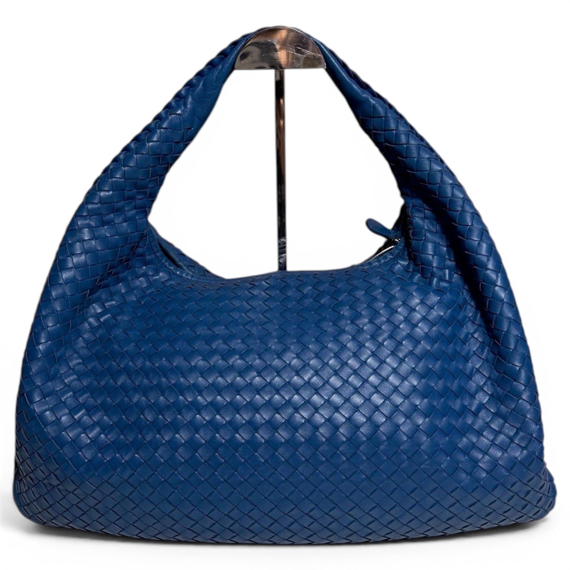 Veneta leather handbag