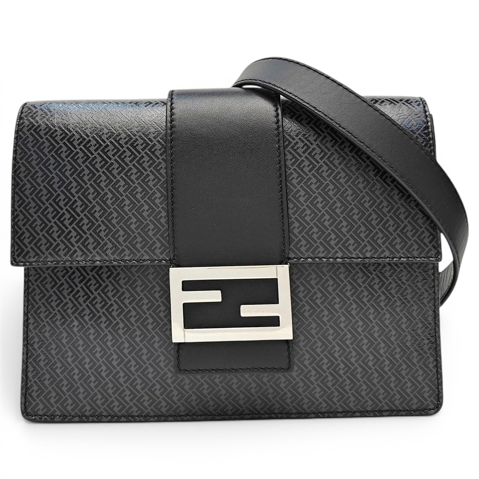 Baguette leather handbag