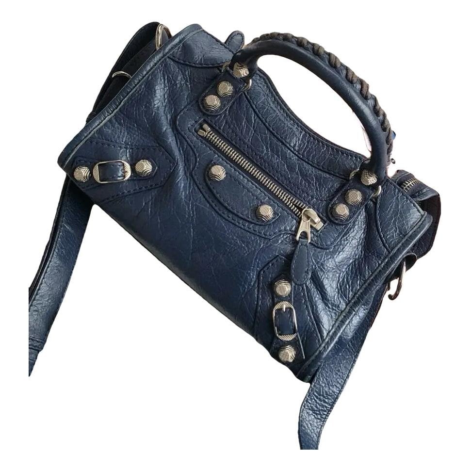 City leather crossbody bag