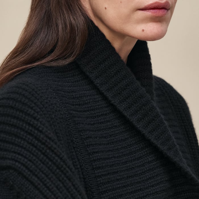 Noir Cashmere Buttoned Jacket