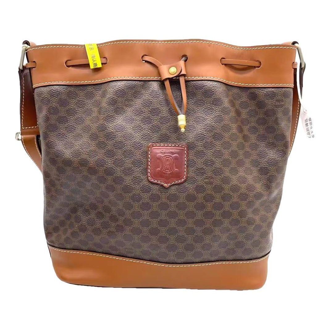 Clasp Bucket leather bag