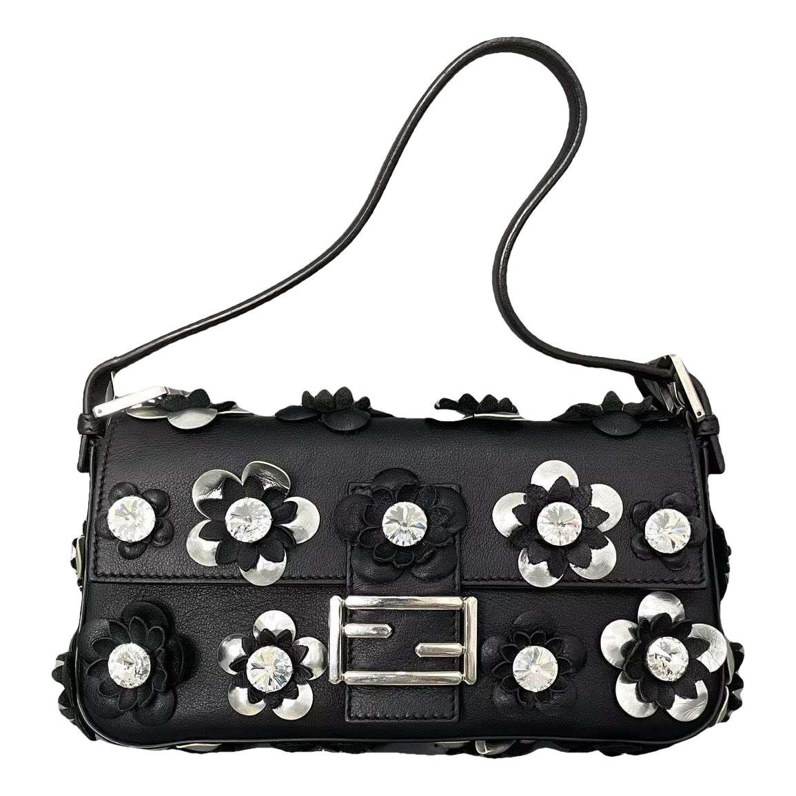 Baguette leather handbag