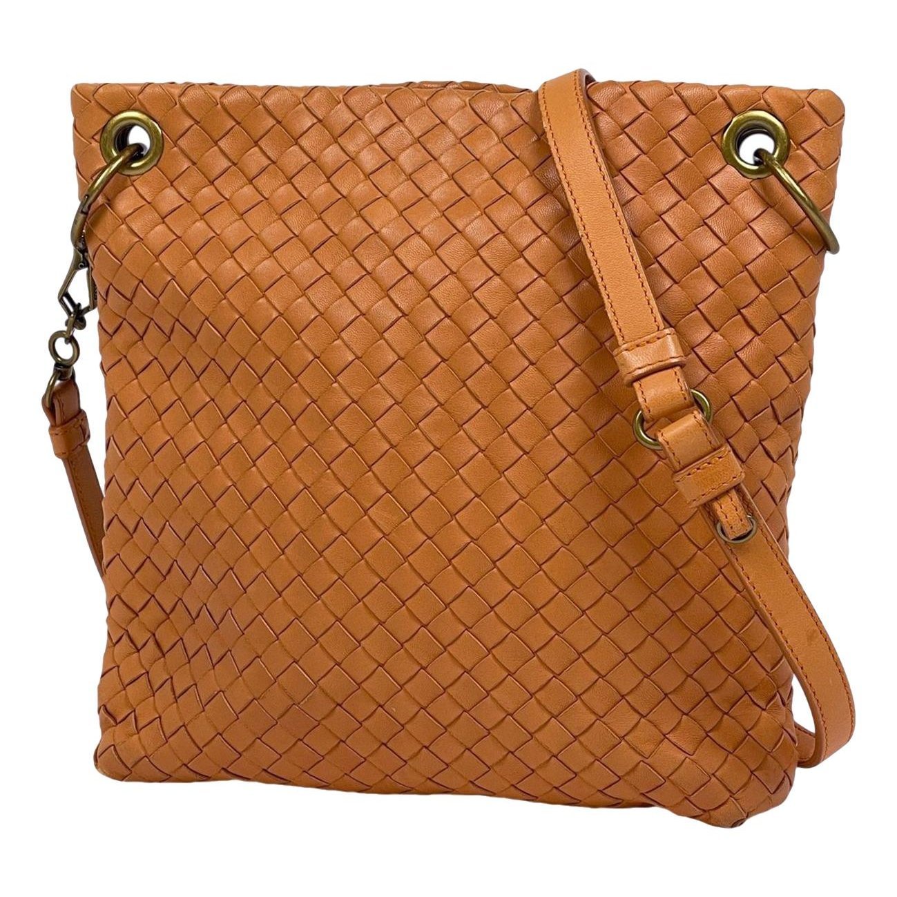 Veneta leather handbag