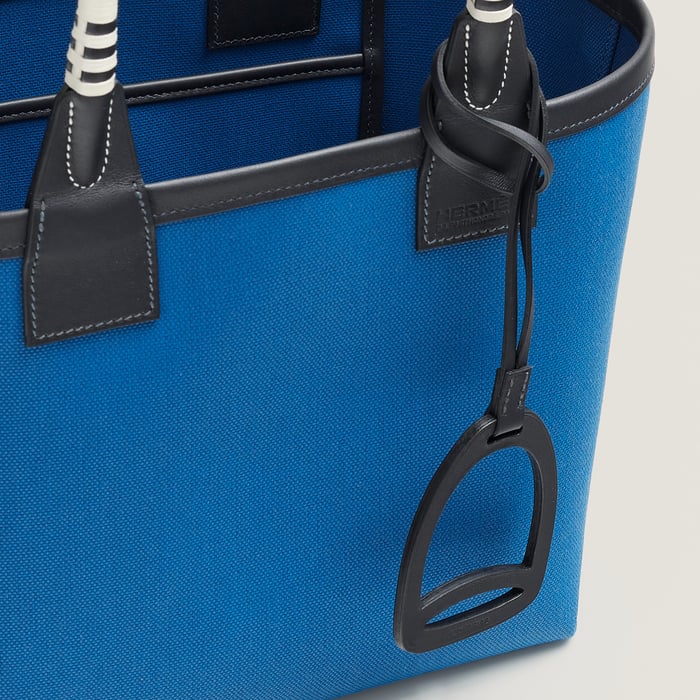 Steeple 25 Bag