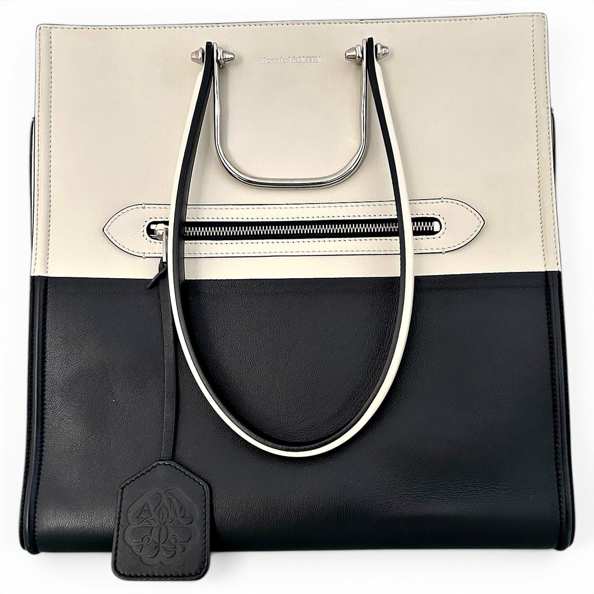 Zippé leather handbag