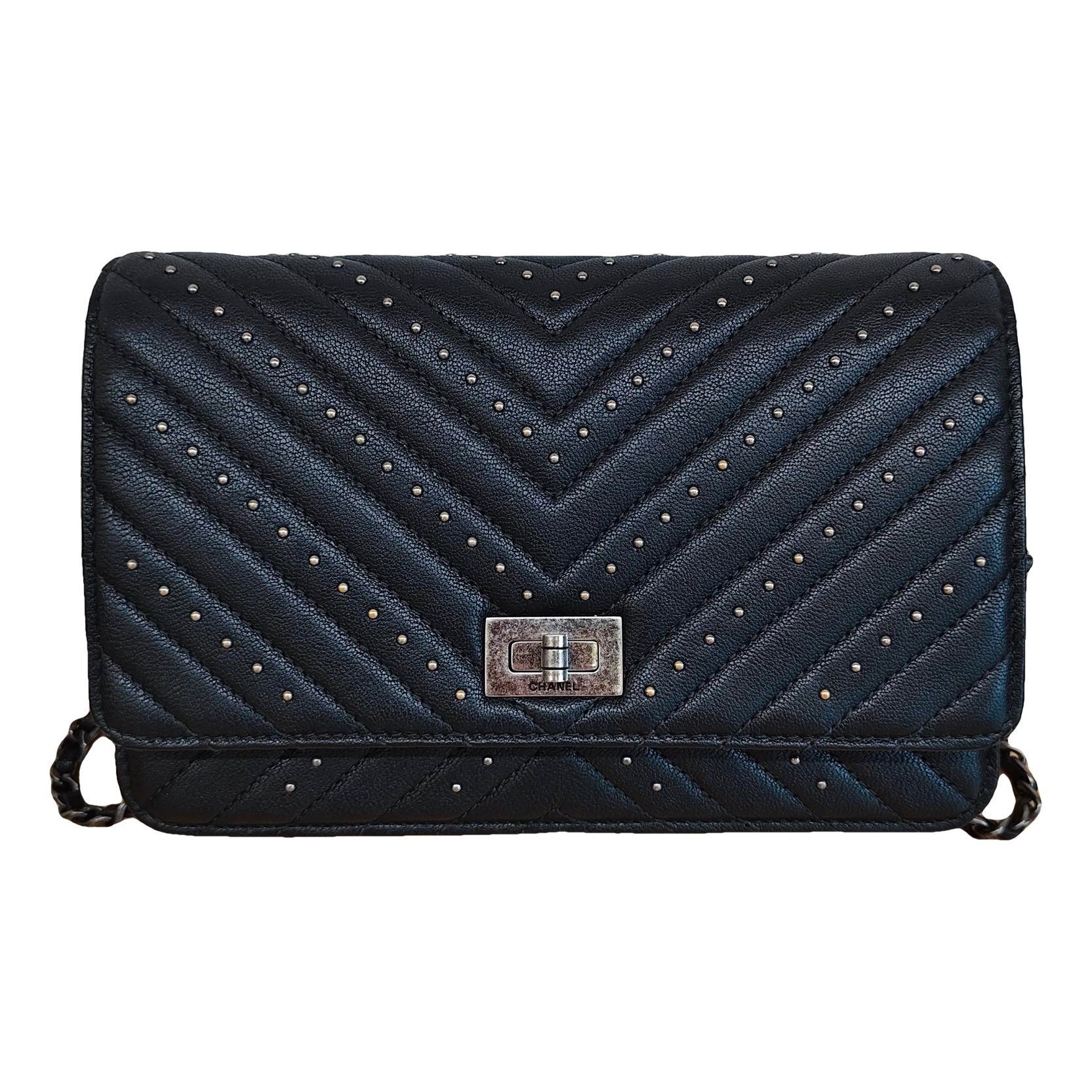 Wallet On Chain 2.55 leather crossbody bag