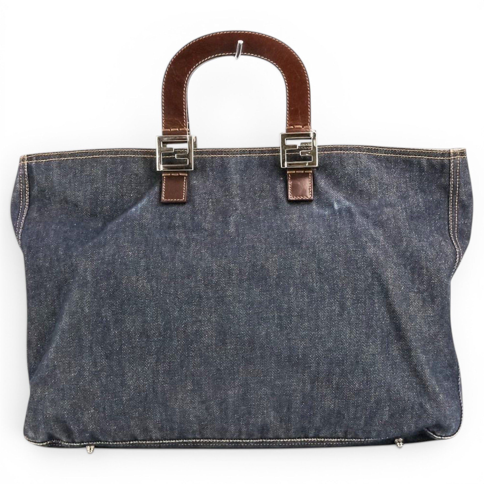 Pocket leather tote