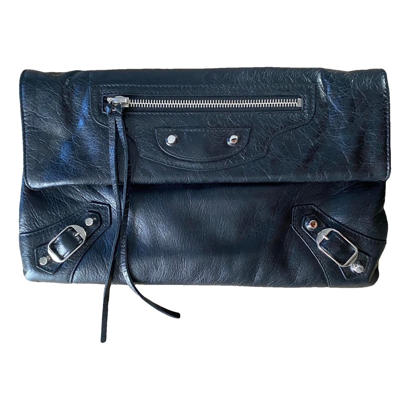 Envelop leather clutch bag