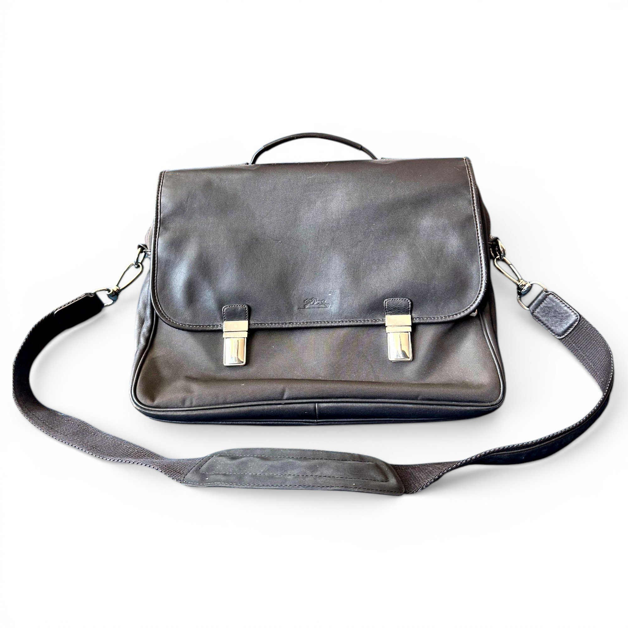 Leather travel bag