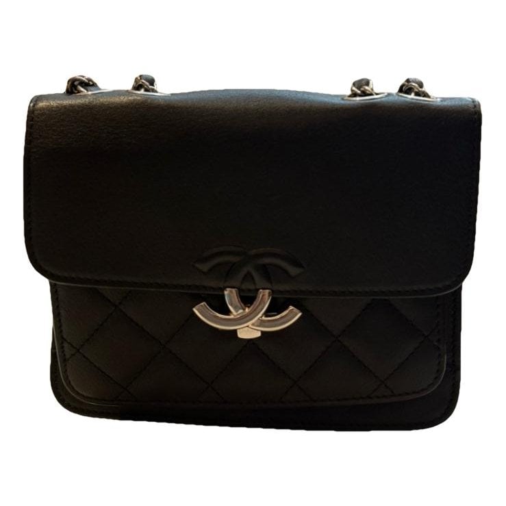 Coco Curve leather crossbody bag