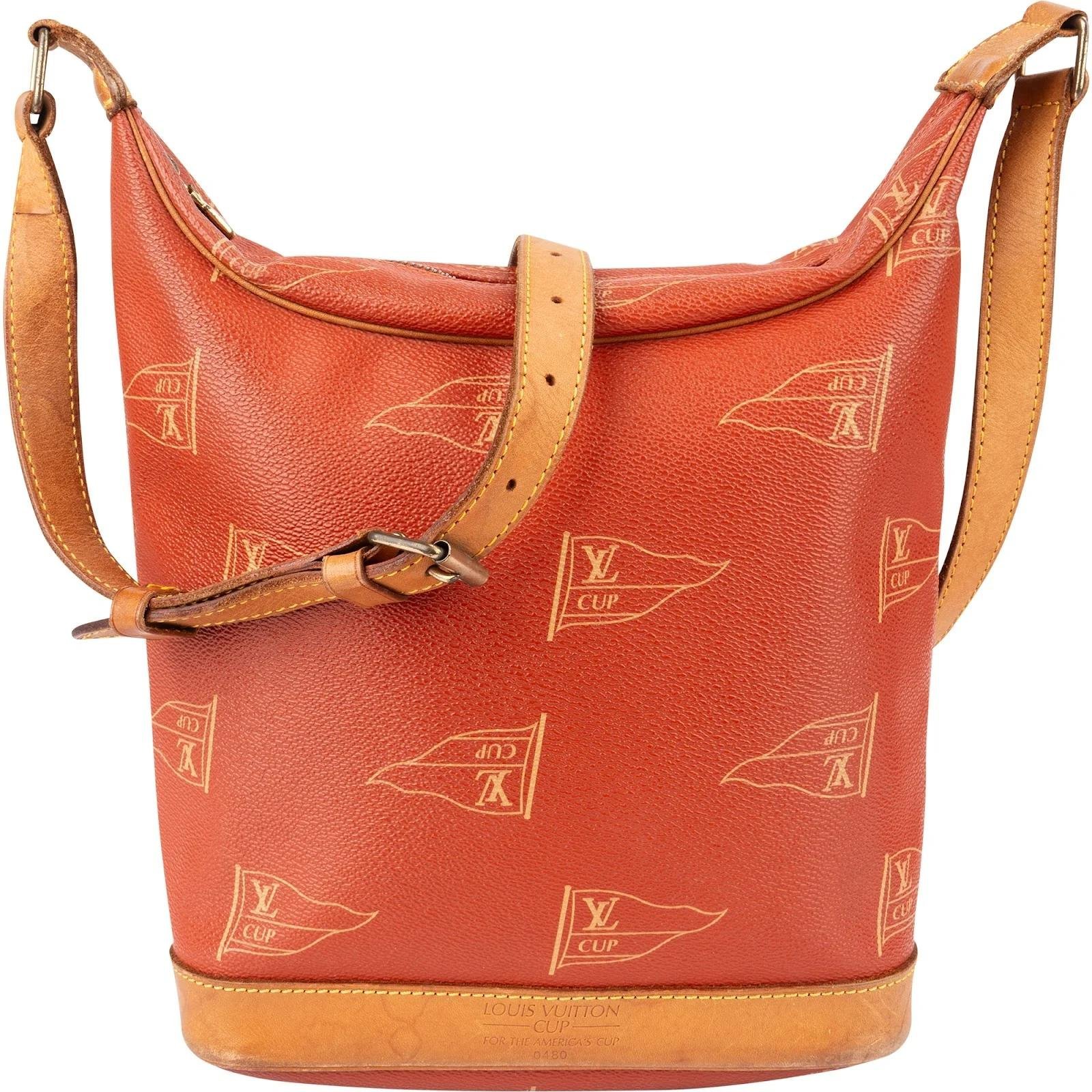 Bucket leather handbag