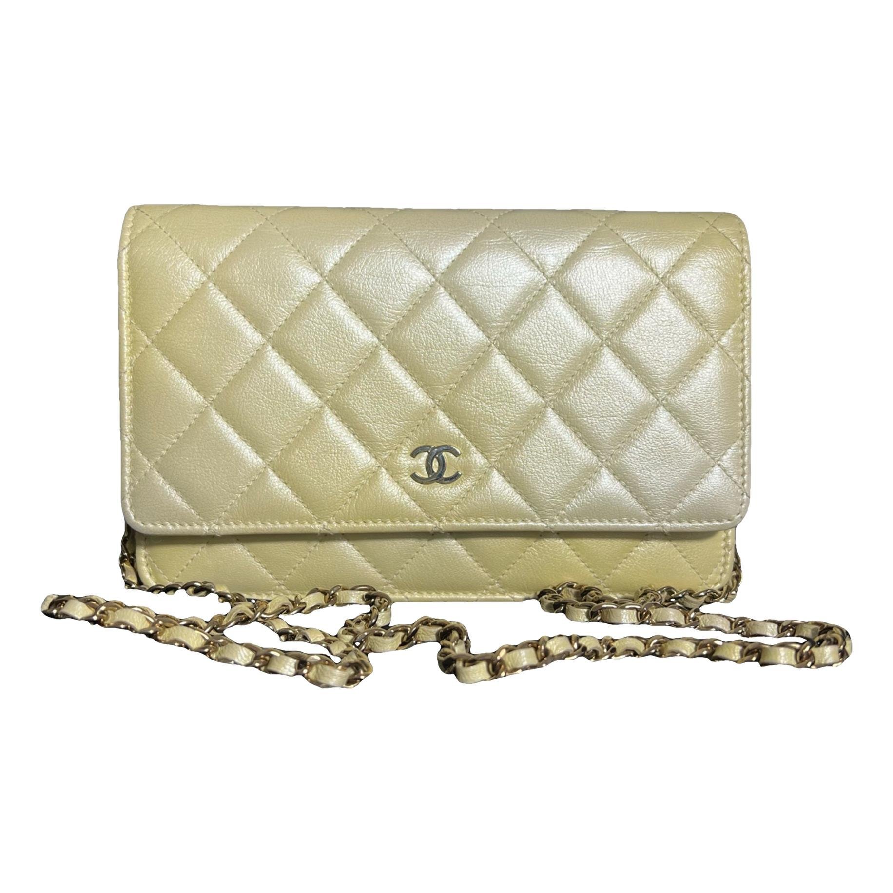 Wallet On Chain Timeless/Classique leather crossbody bag
