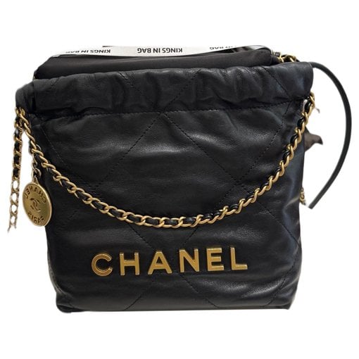 Chanel 22 leather handbag